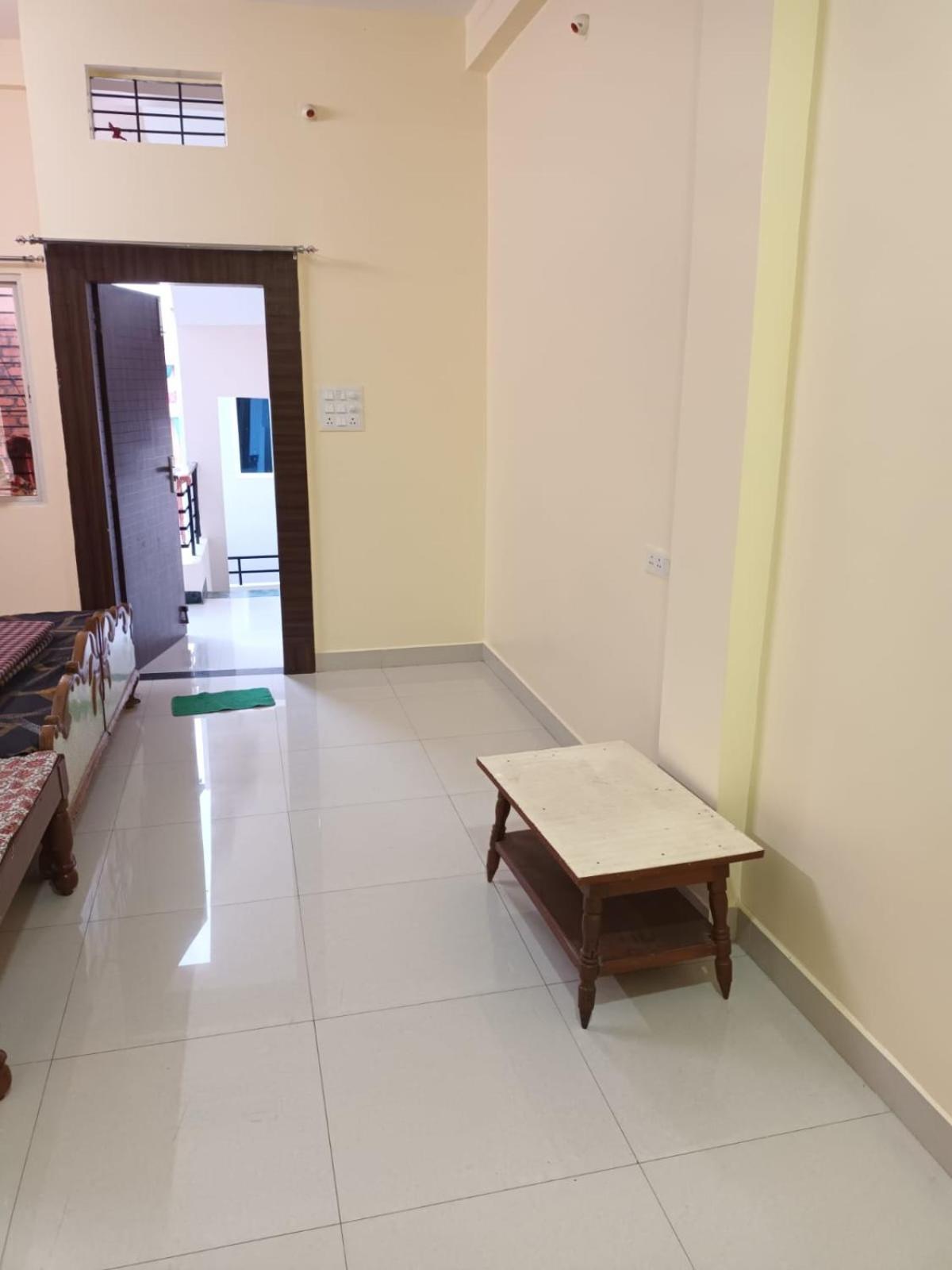 Anand Yatri Grah - Home Stay, Ujjain Extérieur photo