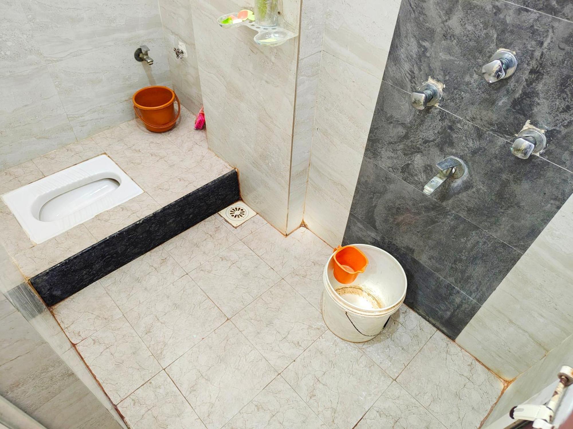 Anand Yatri Grah - Home Stay, Ujjain Extérieur photo