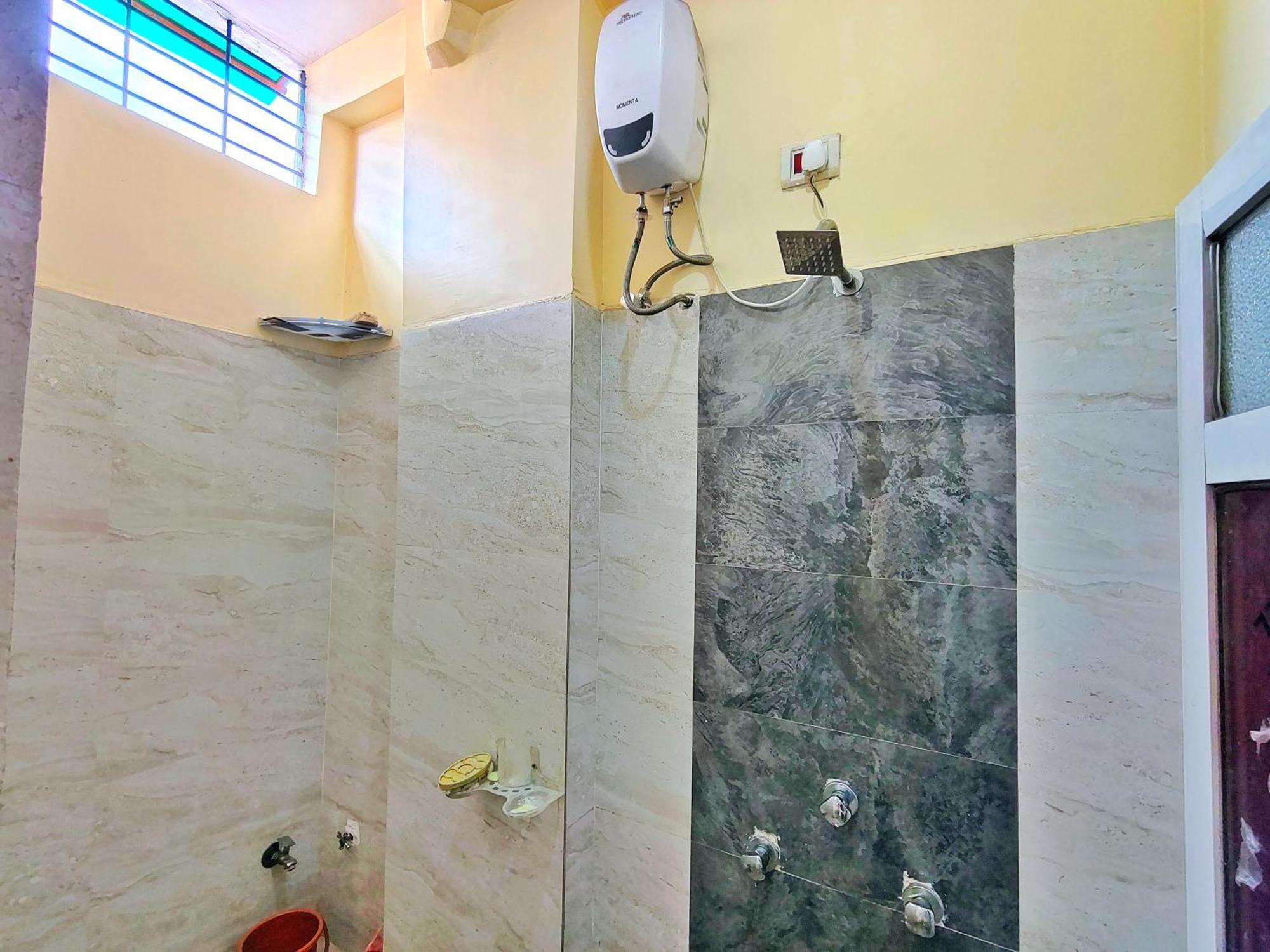 Anand Yatri Grah - Home Stay, Ujjain Extérieur photo
