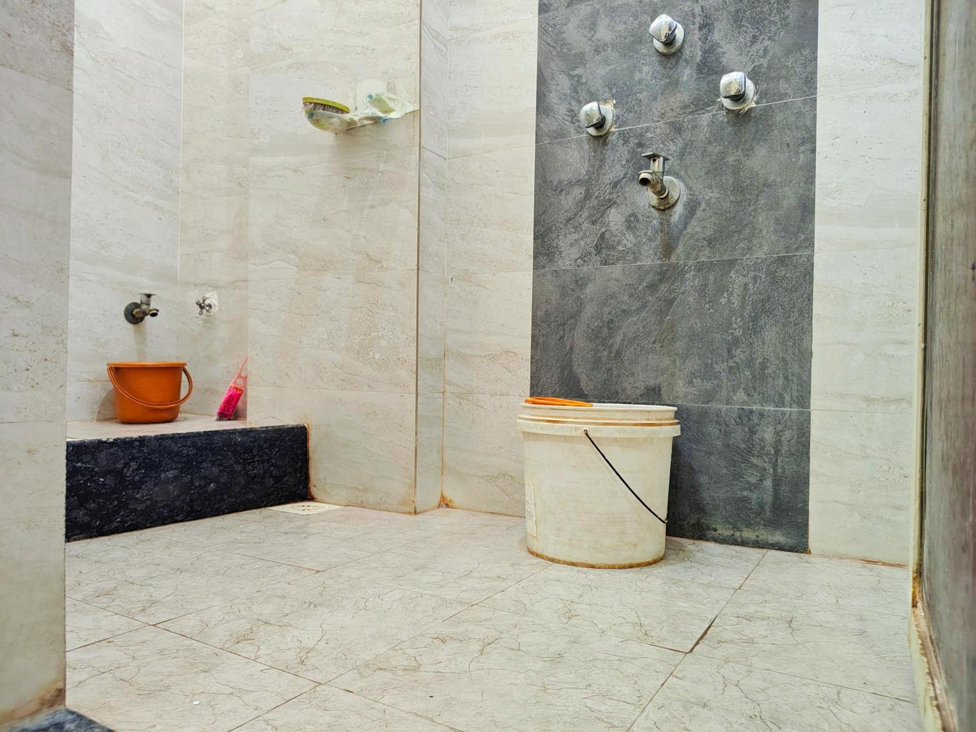 Anand Yatri Grah - Home Stay, Ujjain Extérieur photo