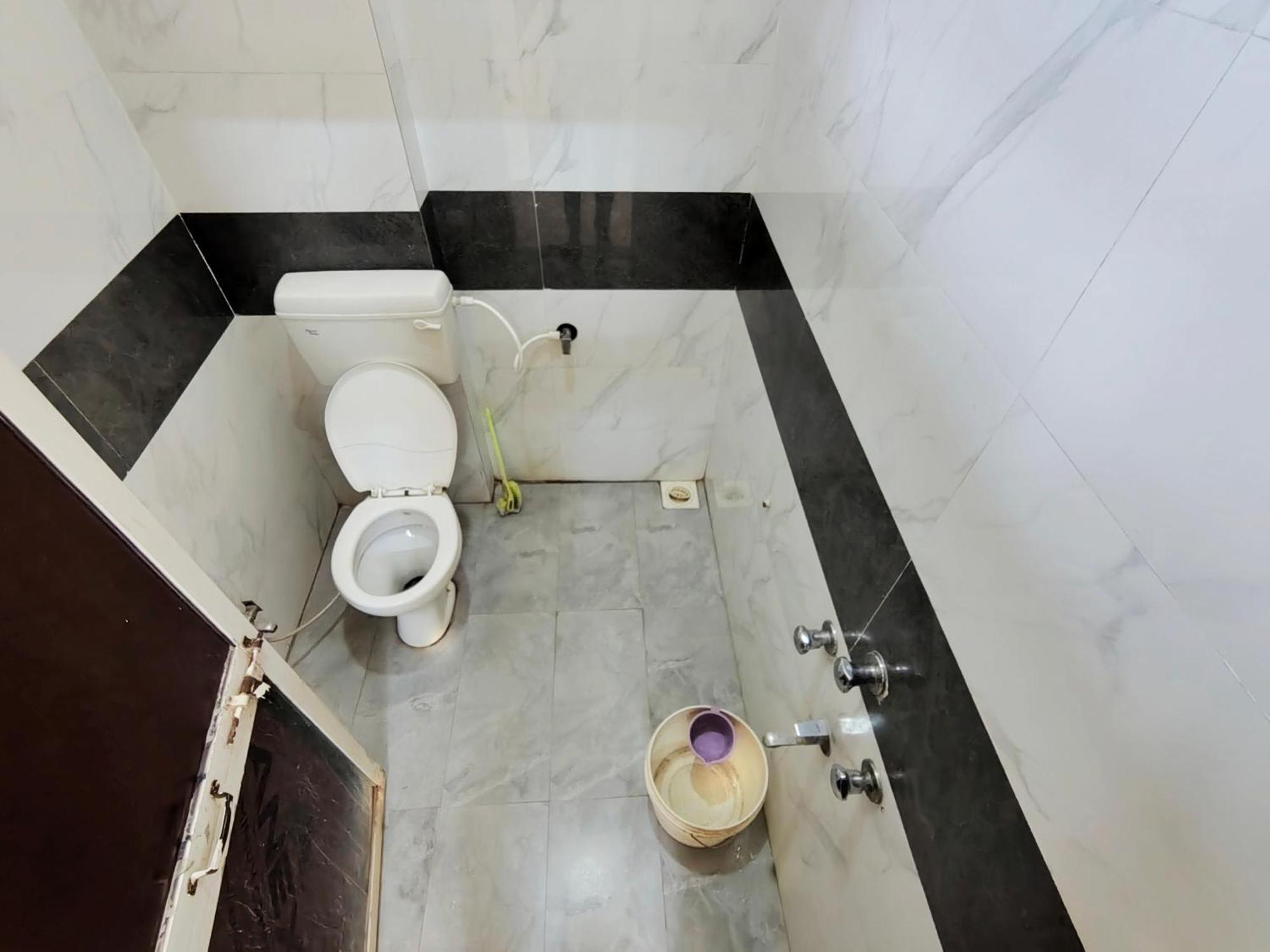 Anand Yatri Grah - Home Stay, Ujjain Extérieur photo