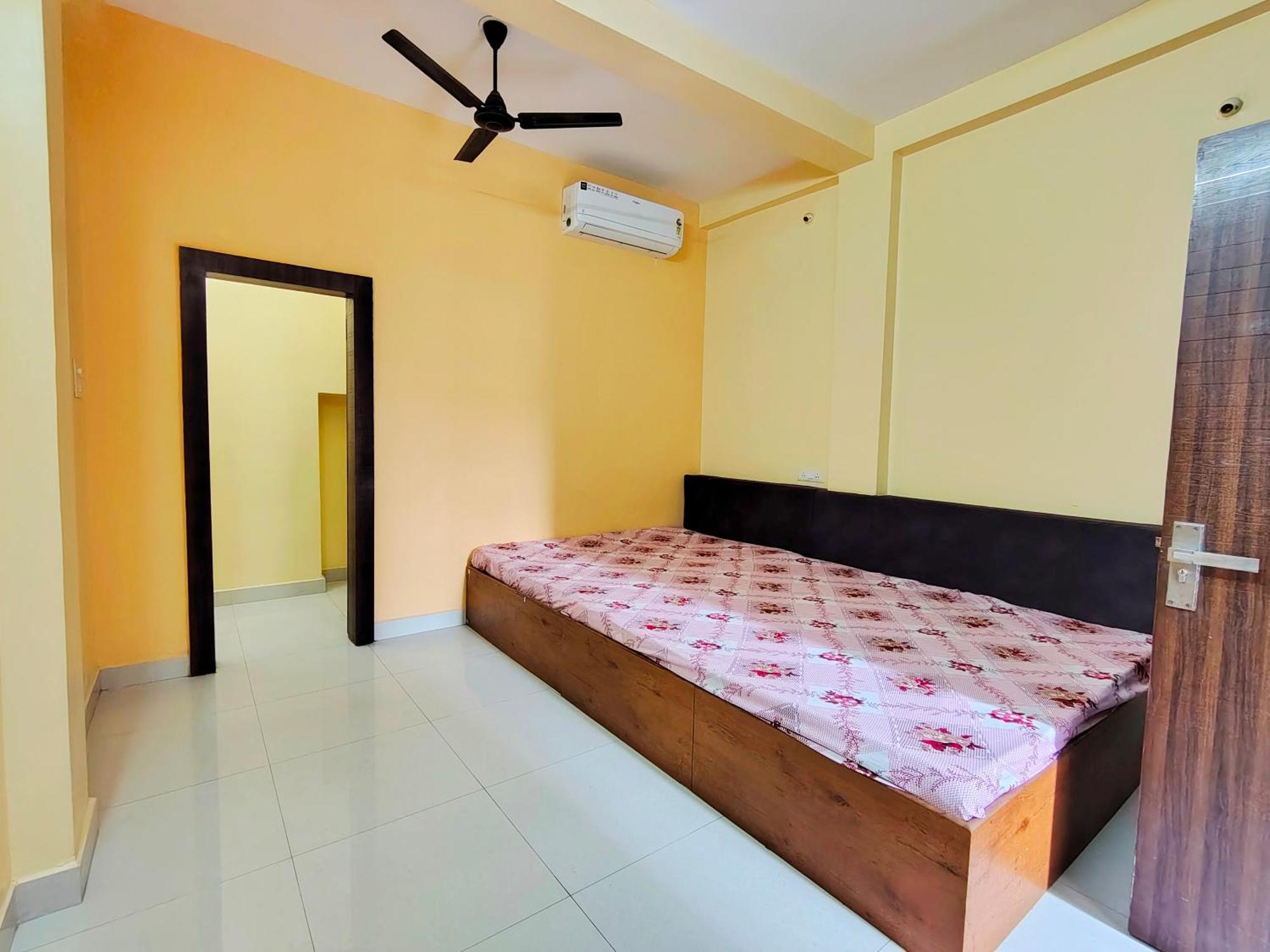 Anand Yatri Grah - Home Stay, Ujjain Extérieur photo