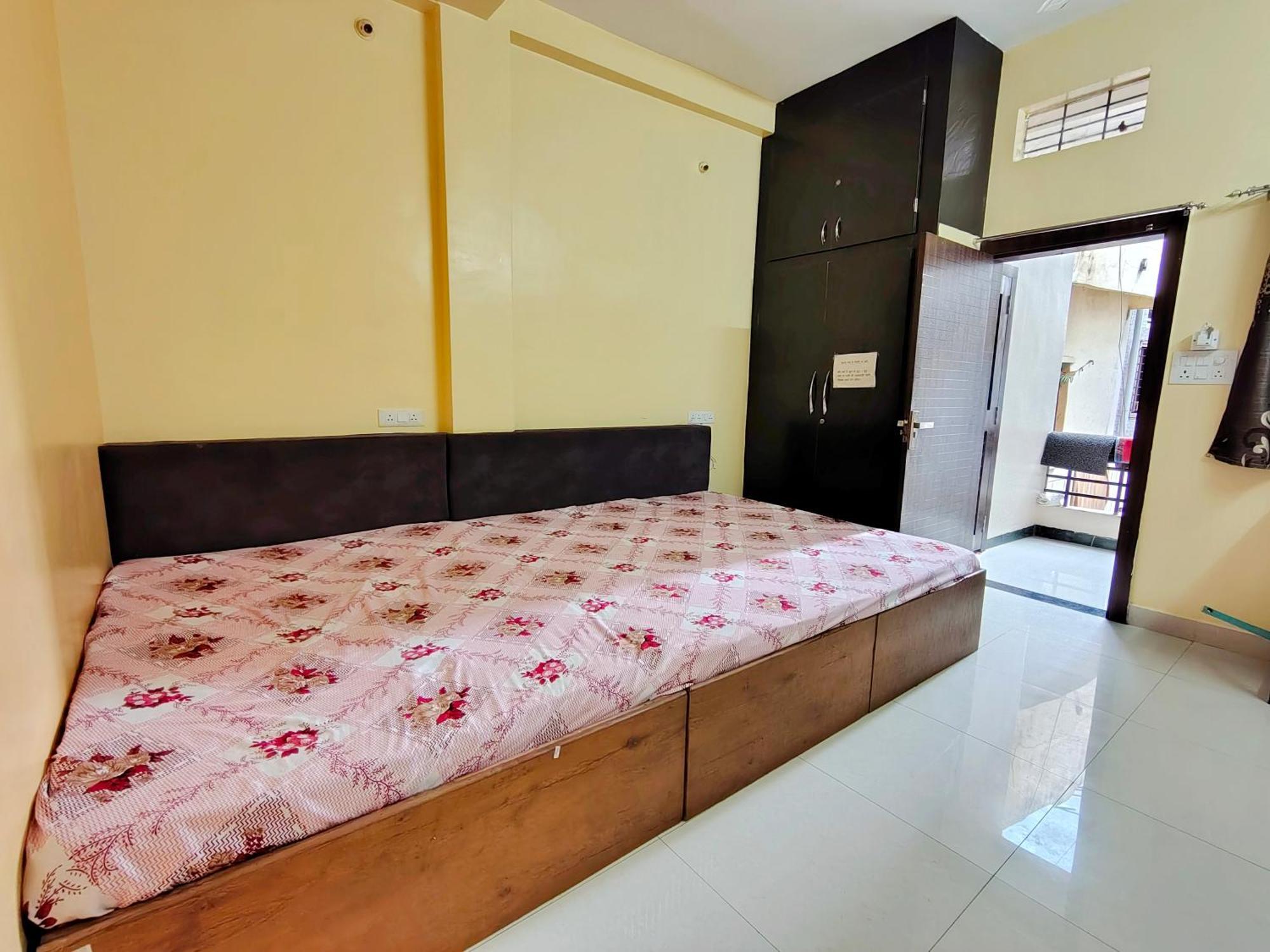 Anand Yatri Grah - Home Stay, Ujjain Extérieur photo